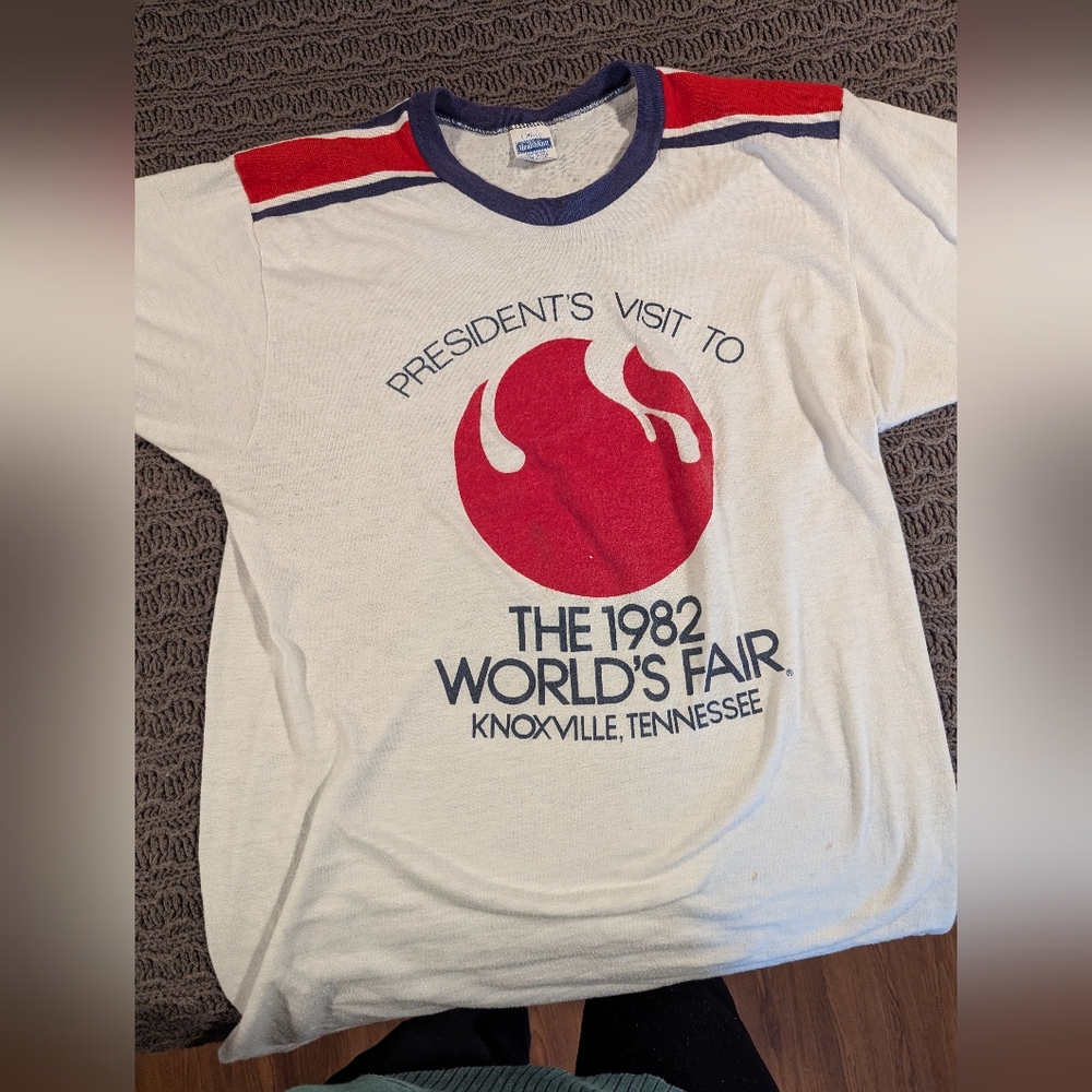 Vintage 1982 World's Fair  T-Shirt - Red and White